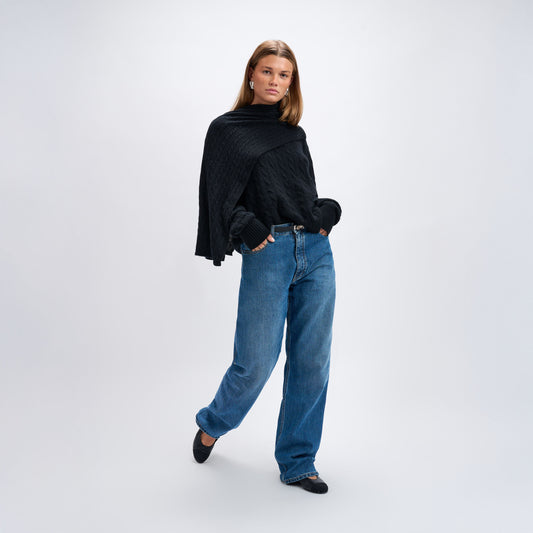 Cable knit sweater black