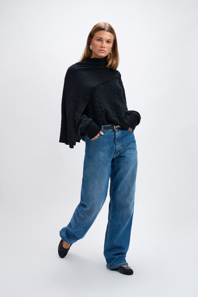 Cable knit sweater black