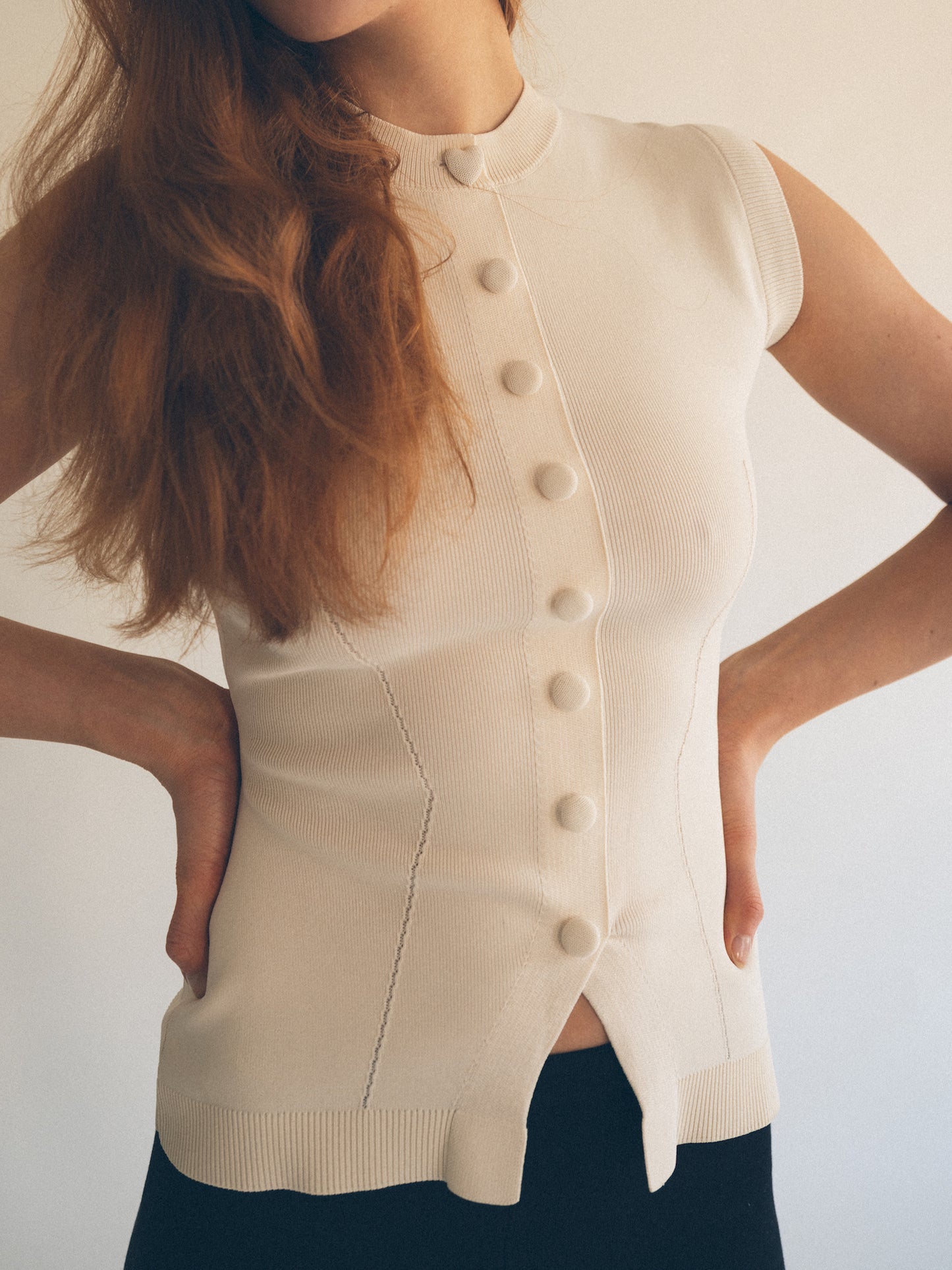 Knitted fitted top off white