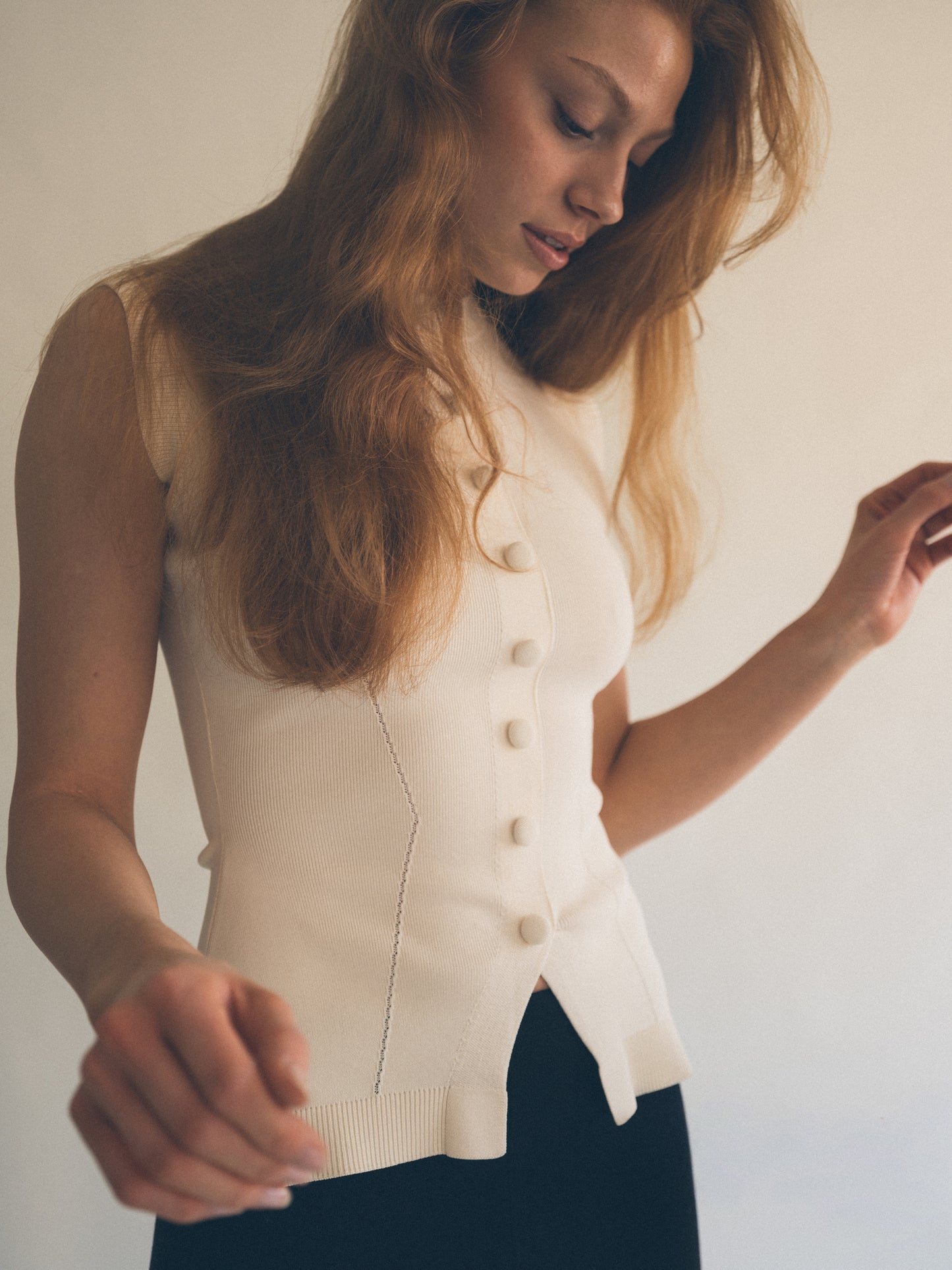 Knitted fitted top off white