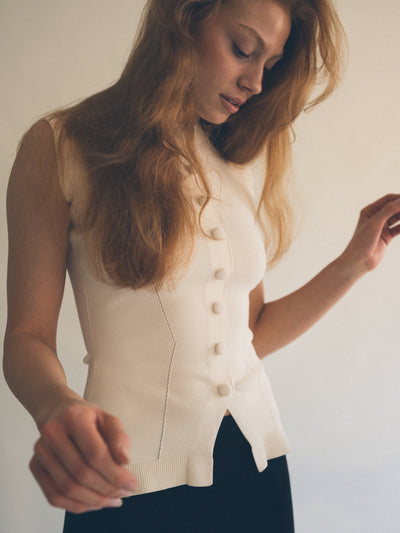 Knitted fitted top off white