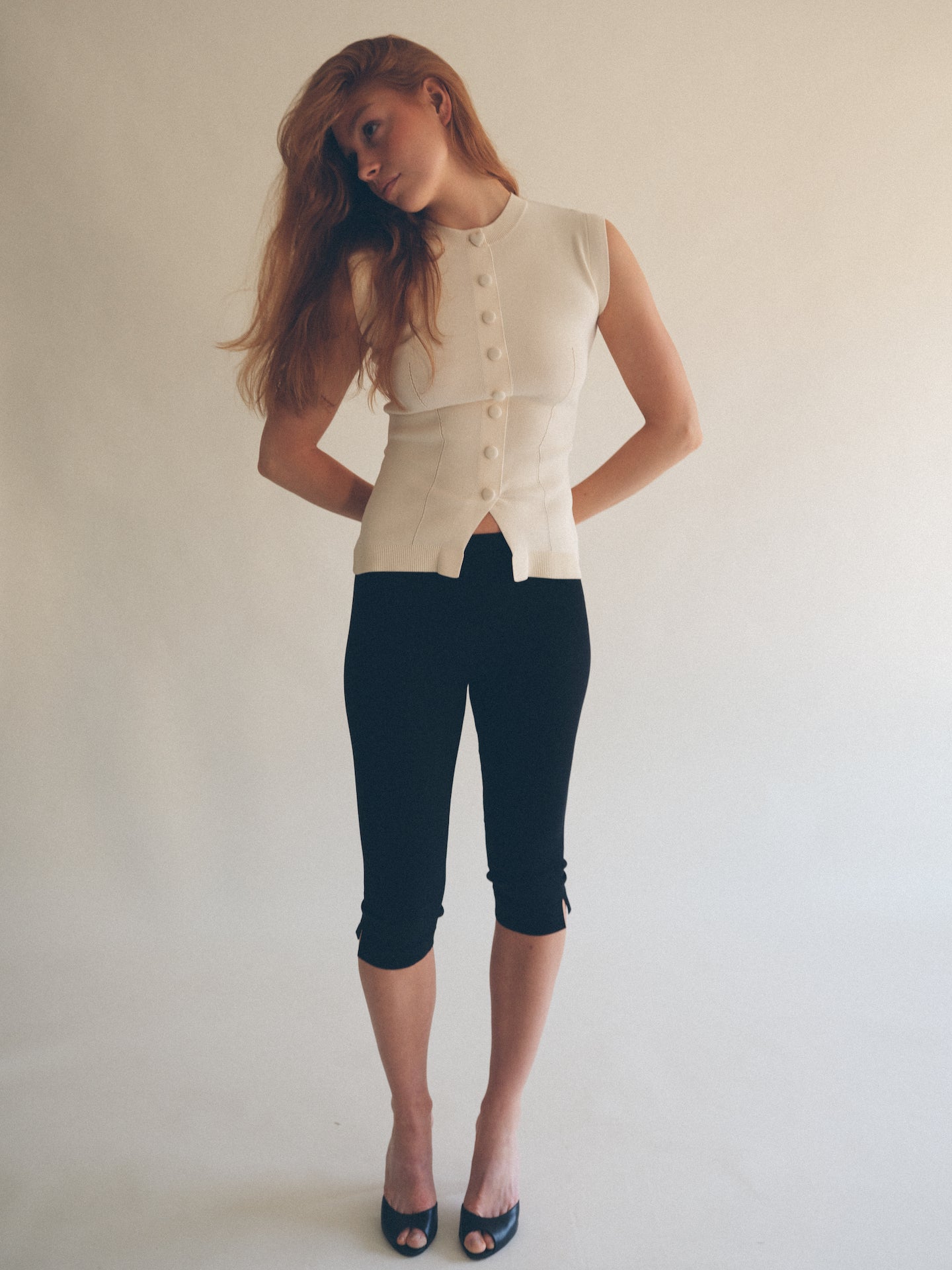 Knitted fitted top off white