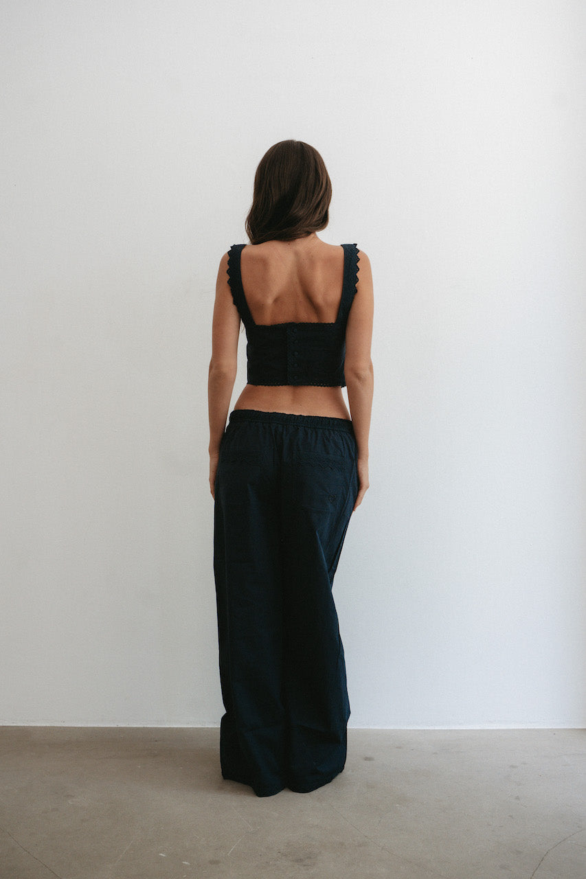 Broderie Top Navy